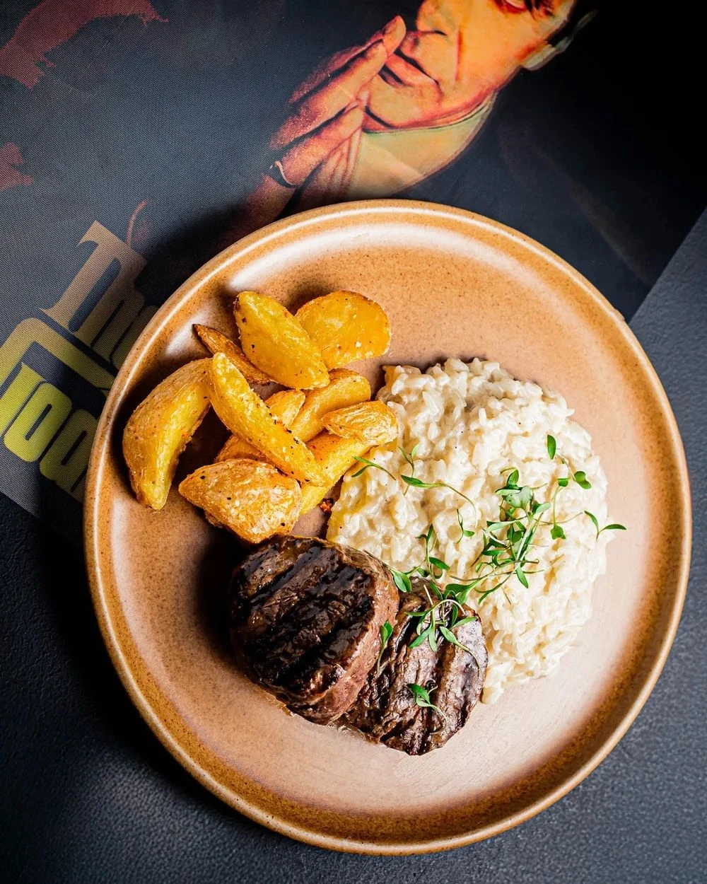 Filet mignon with piedmontese rice with shiitake, rôti sauce and rustic potatoes