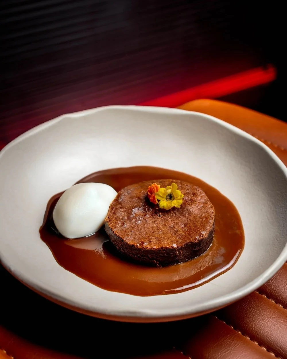 O Fantástico Bolo de Chocolate, crocante por fora e cremoso por dentro